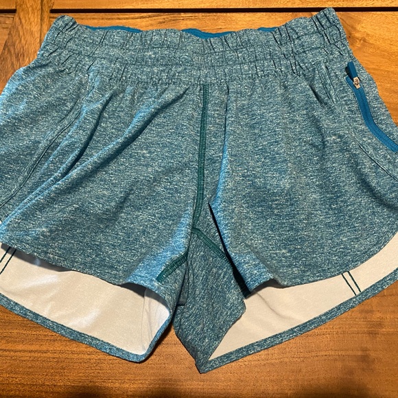 lululemon athletica Pants - Lululemon 4” Tracker V Shorts - Size 8